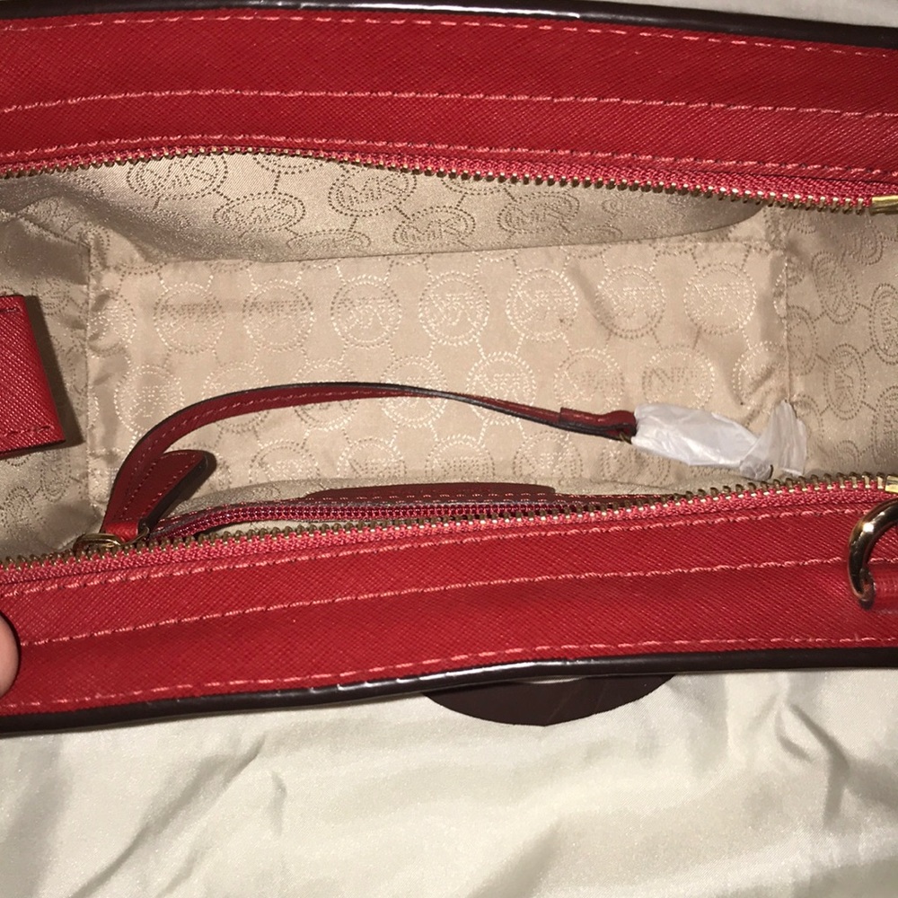 NWOT Red Michael Kors Selma bag cross body - Picture 4 of 8